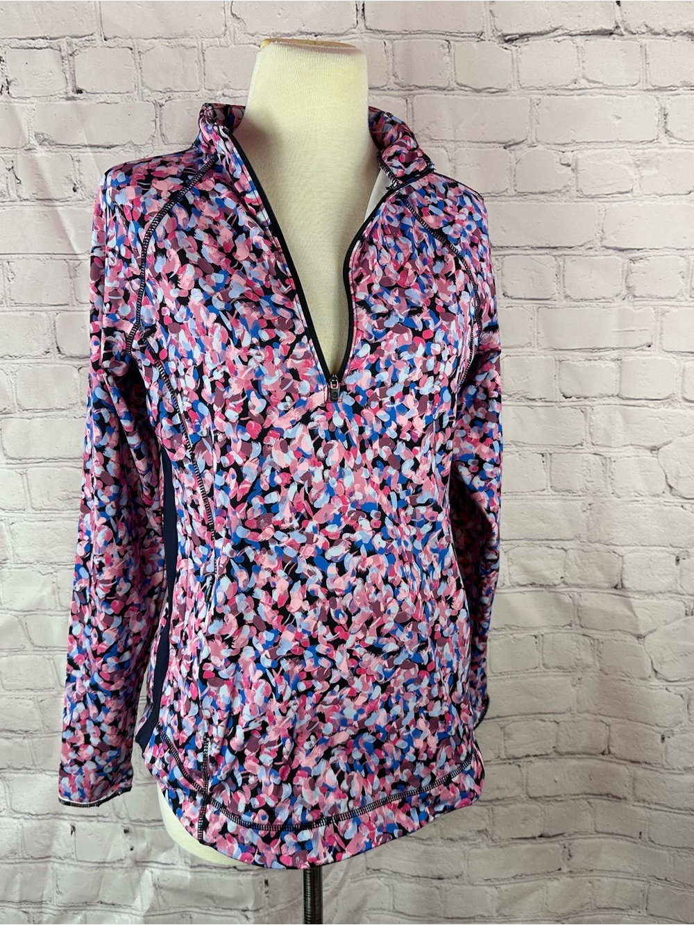 T by Talbots abstract Printed Quarter-Zip pull over women XS activewear layering